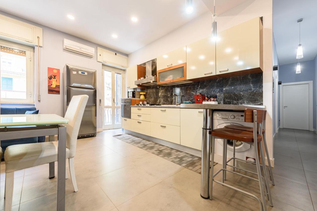 Appartamento Via Mario Ruta 31 Napoli Esterno foto