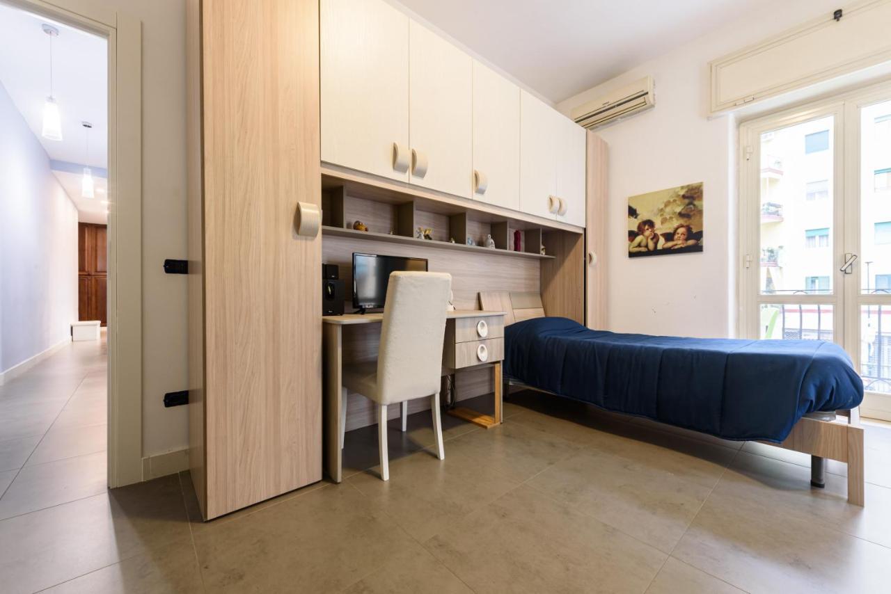 Appartamento Via Mario Ruta 31 Napoli Esterno foto