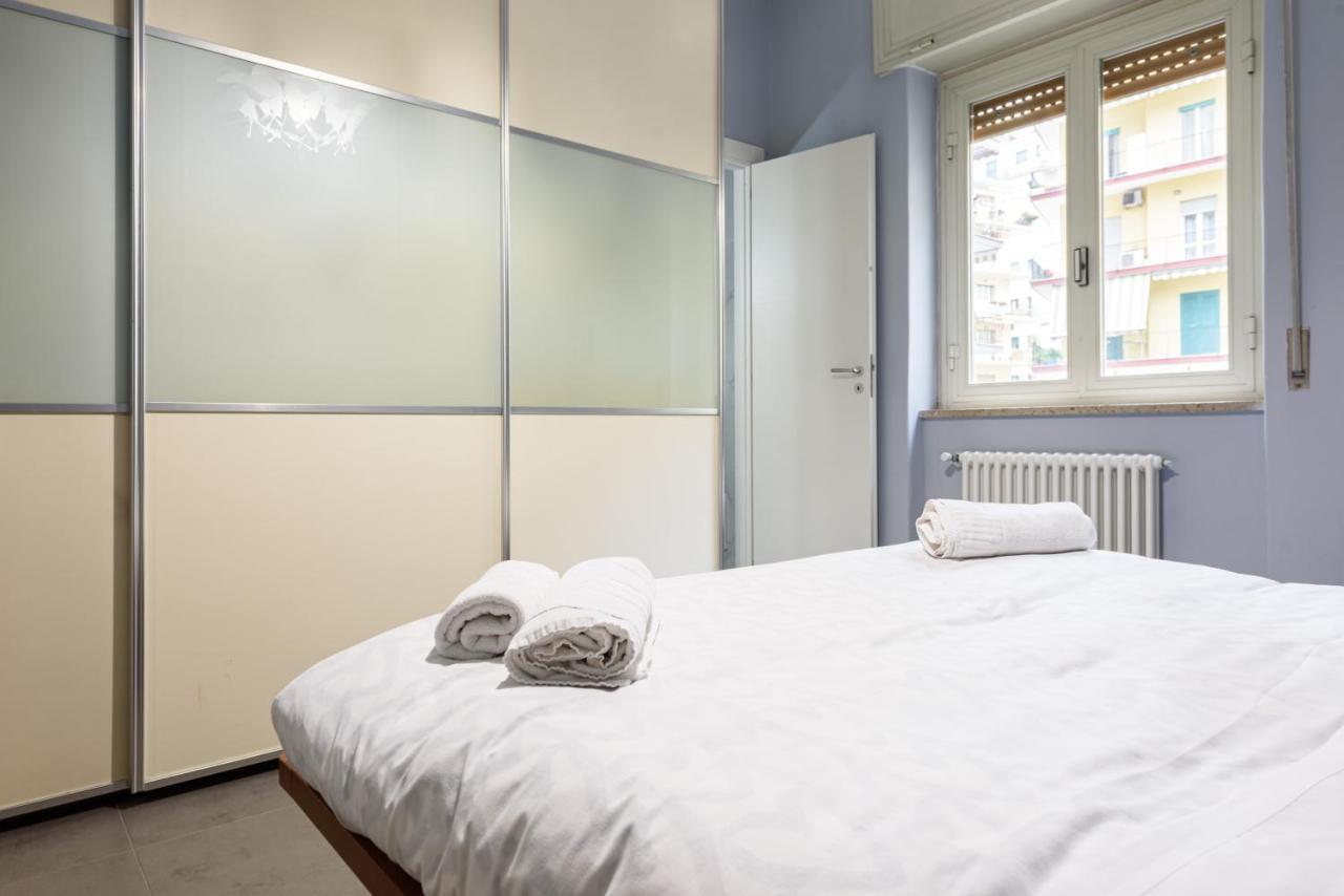 Appartamento Via Mario Ruta 31 Napoli Esterno foto